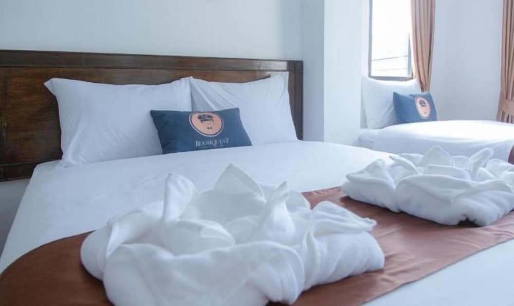 RoomQuest the Beach Kalim Patong 1