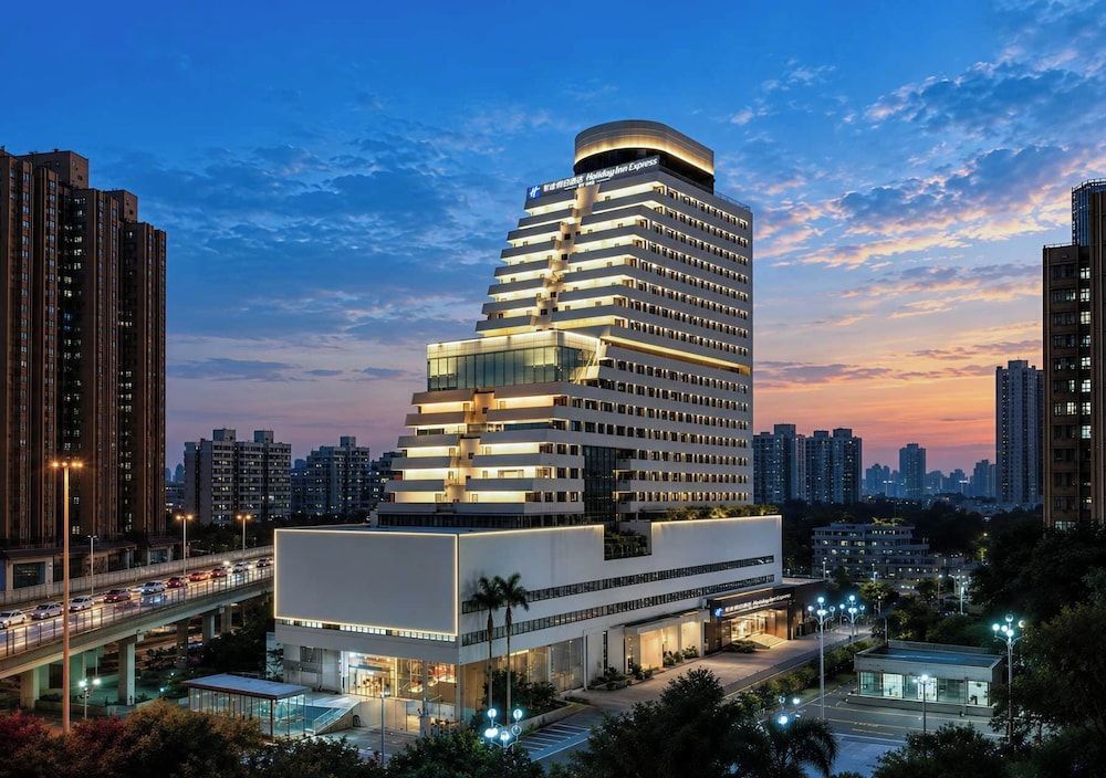 Holiday Inn Express Shenzhen Luohu Port by IHG 1