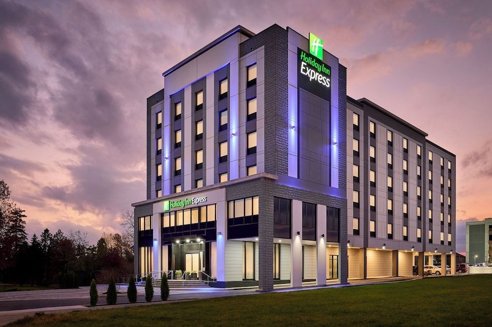 Holiday Inn Express Hamilton - Upper James by IHG 1