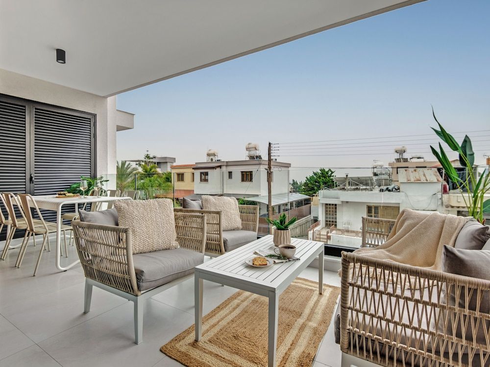 Sanders Only Limassol - Full Building 1