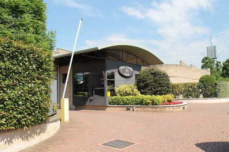 B&B HOTELS Hotel Prestige Ornago 1