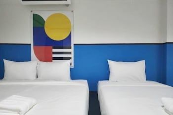 RYB Hostel Phuket 1