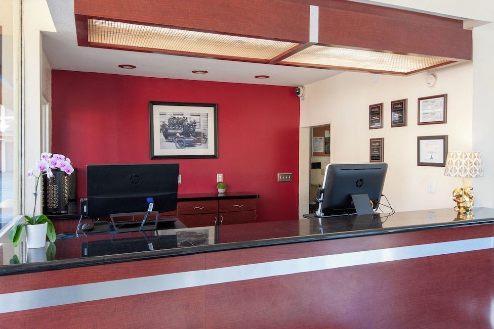 Studio City Court Yard Hotel 2
