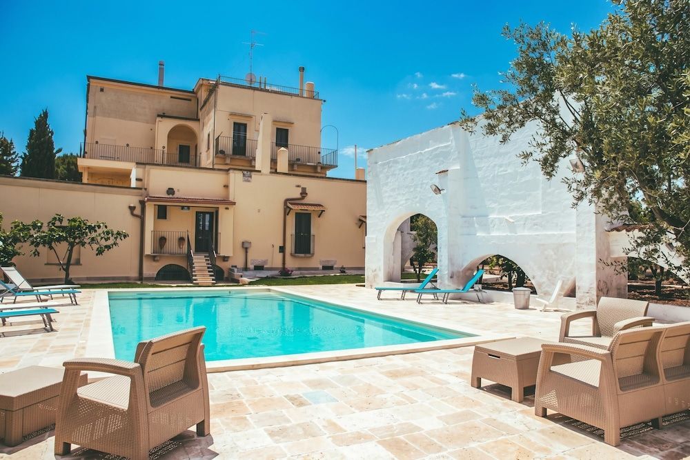 Nella Apartment With Pool 1