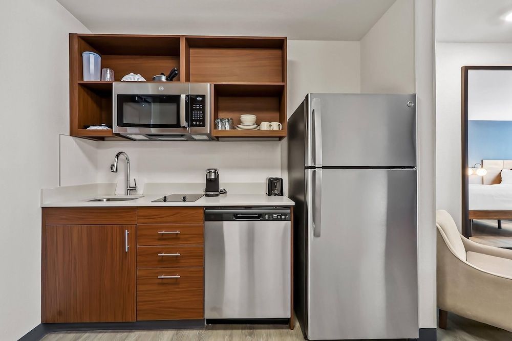 Everhome Suites El Paso Airport near Fort Bliss by Choice Hotels 1