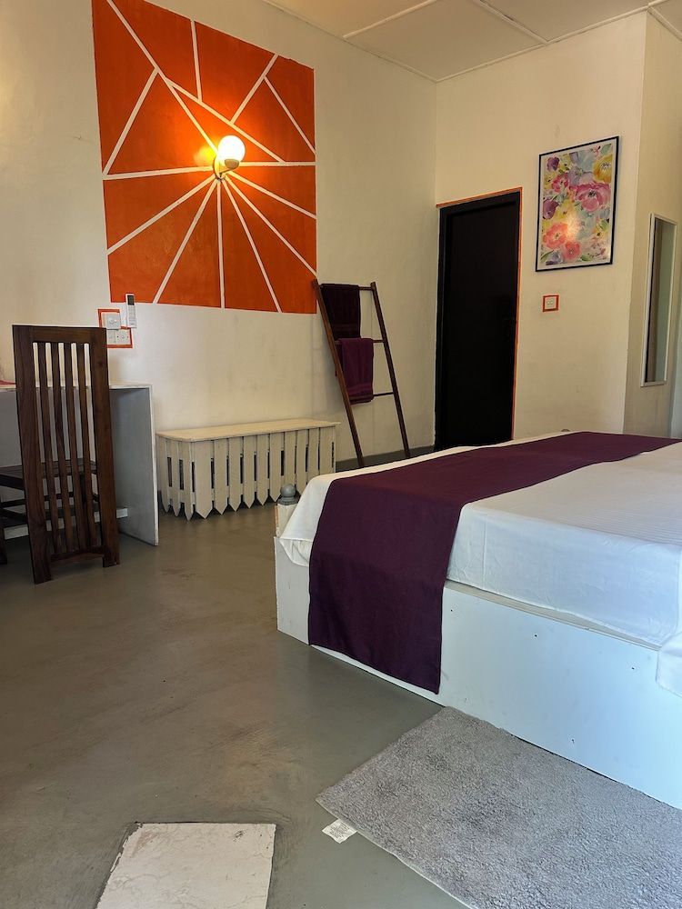 Rock Hill Hotel - Unawatuna 2