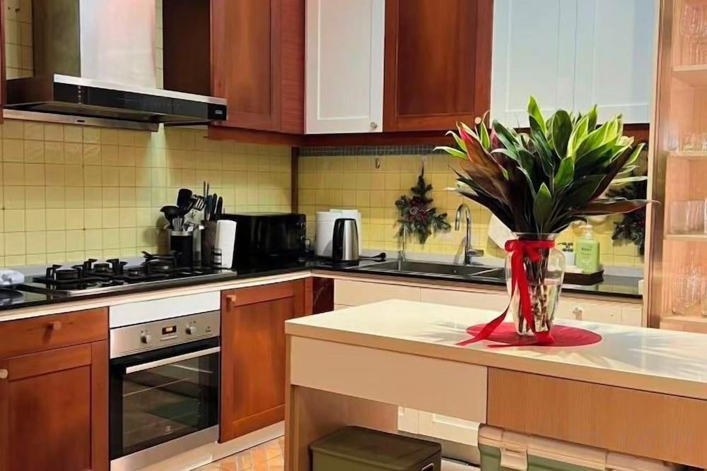 Luxurious Living by the River Hannah Villa 2