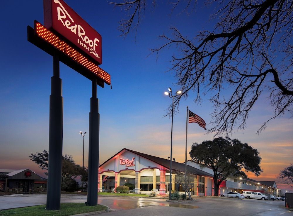 Red Roof Inn & Suites Irving - DFW Airport South 1