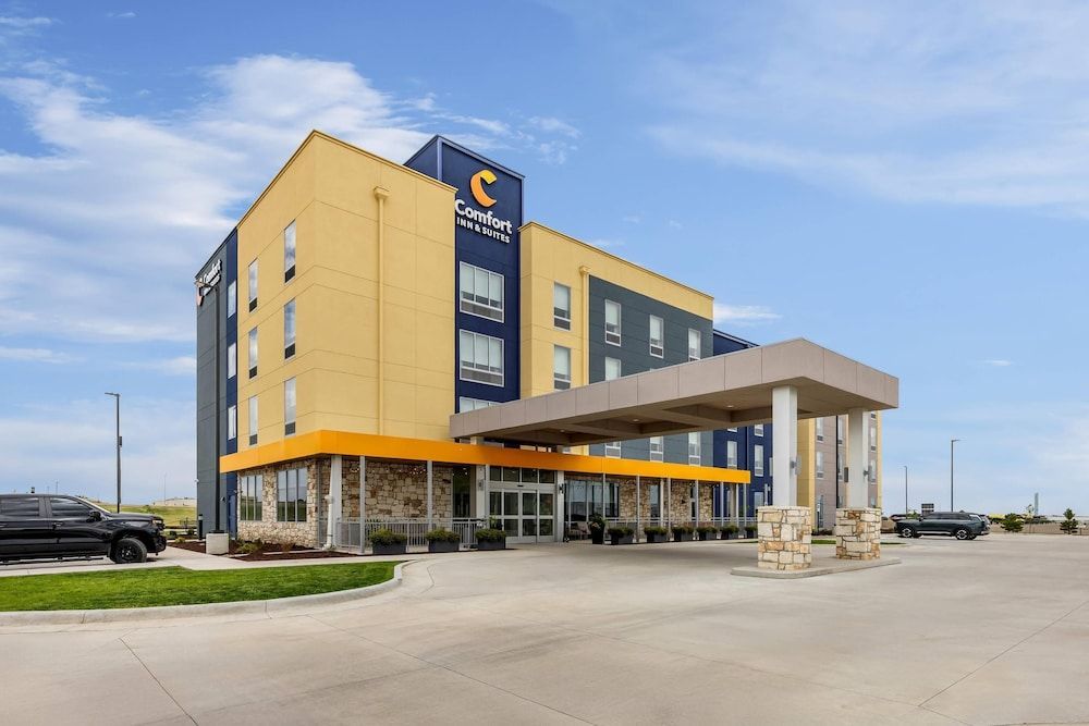 Comfort Inn & Suites Colby 1