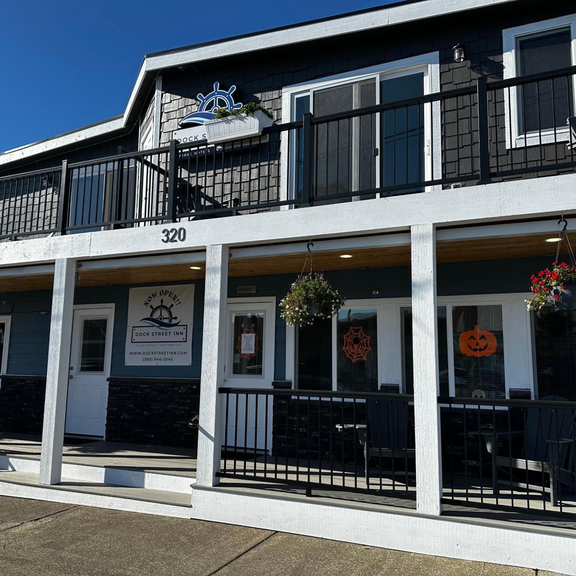 Dock Street Inn 2