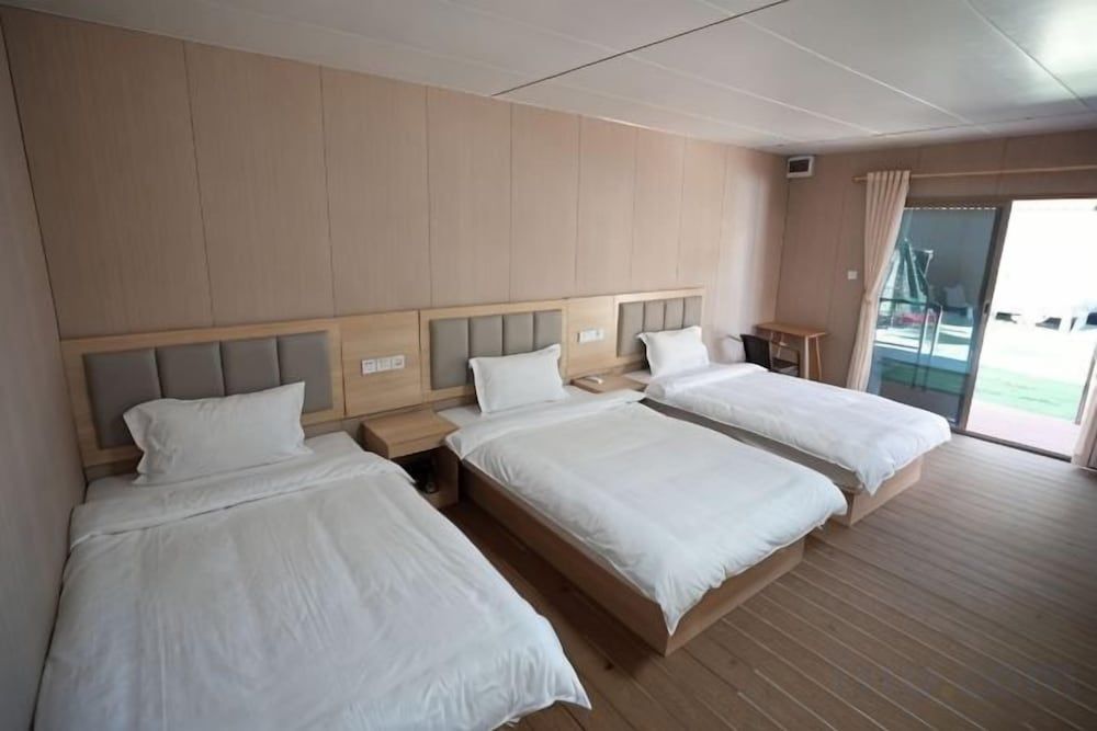 STARHOUSE 2