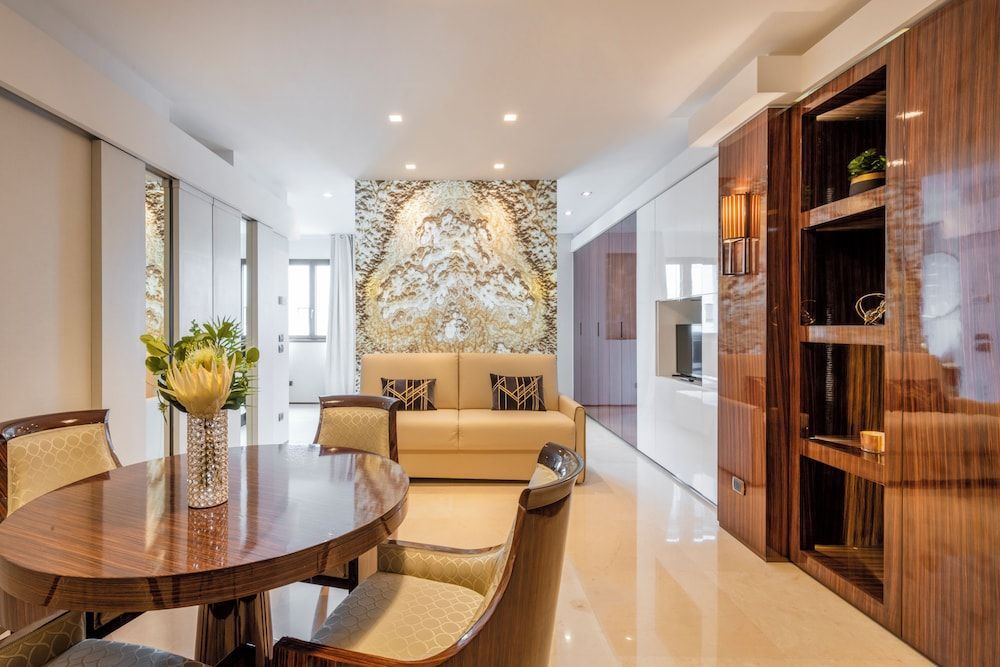 Milan Royal Suites & Luxury Apartments 1