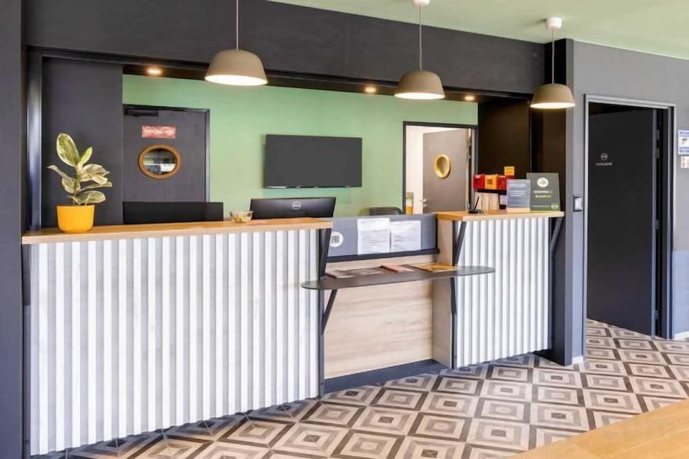 B&B HOTEL Carcassonne Rocadest La Cité 1