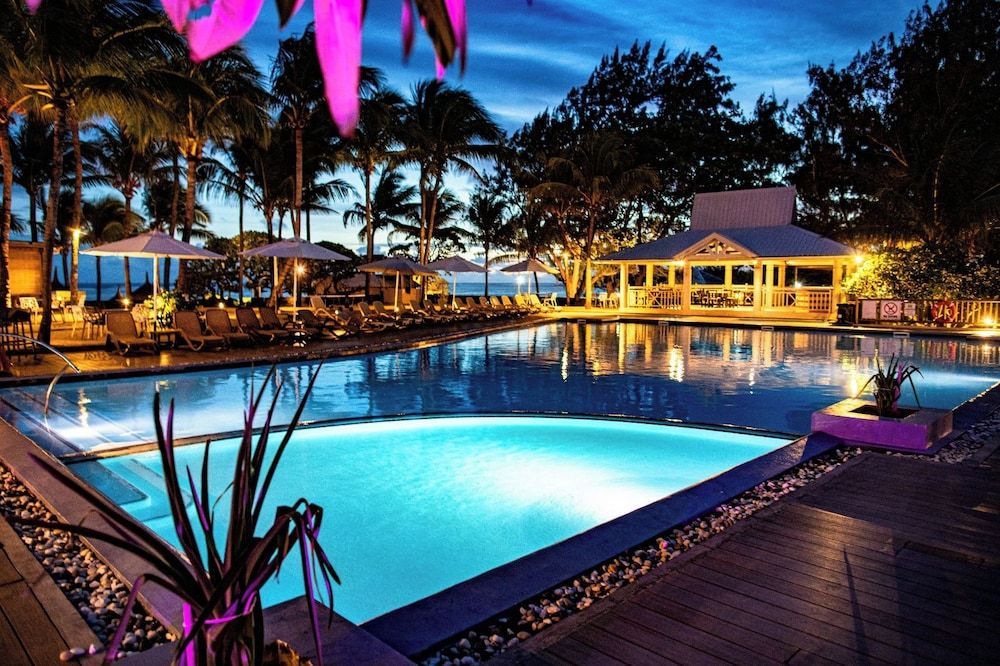 Le Peninsula Bay Beach Resort & Spa 1