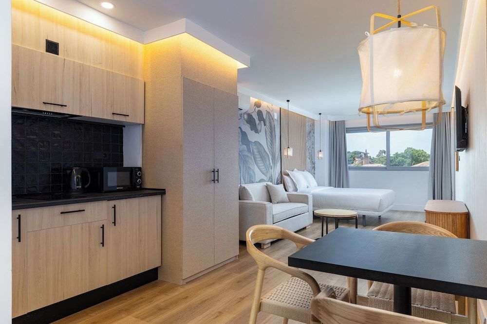 HA Aparthotel Retiro Suites 1