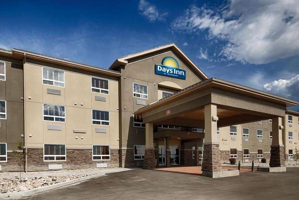 Chateau Inn and Suites Redwater, AB 2