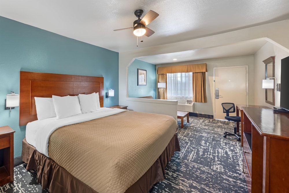 Best Western Regency Inn & Suites 1