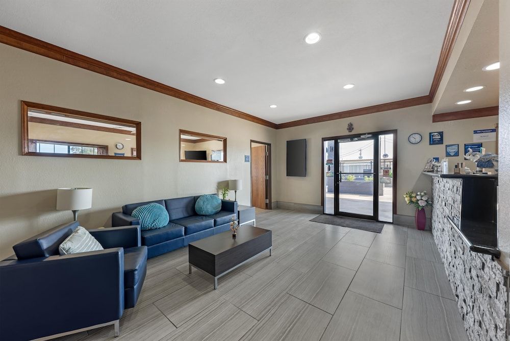 Best Western Regency Inn & Suites 2