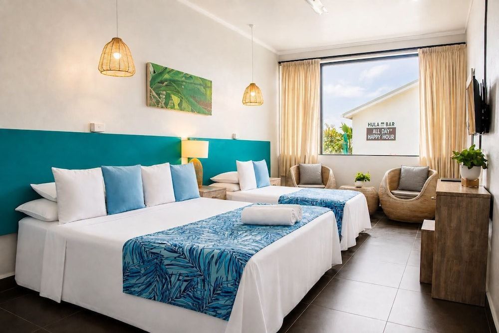 Paris - Rarotonga - The Islander Hotel - Rarotonga