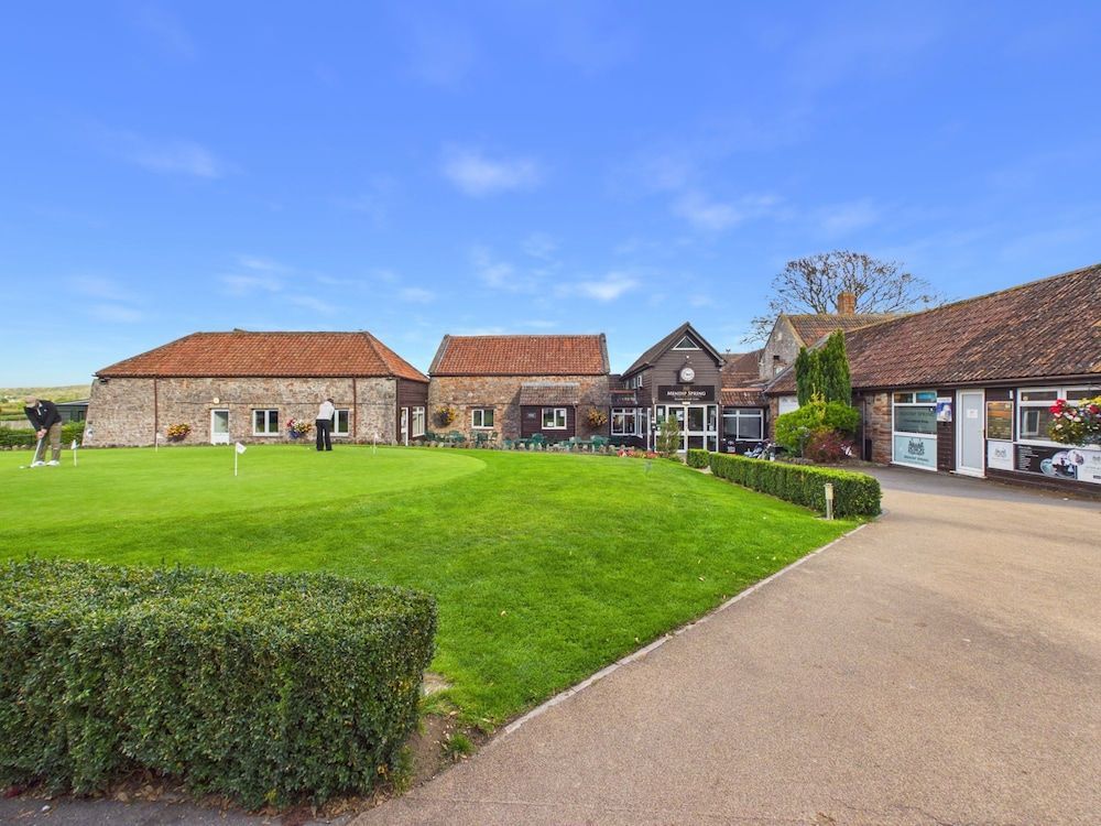 Mendip Spring Golf and Country Club 1