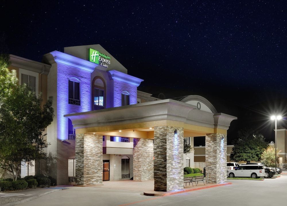 Holiday Inn Express & Suites DALLAS - DUNCANVILLE by IHG 1