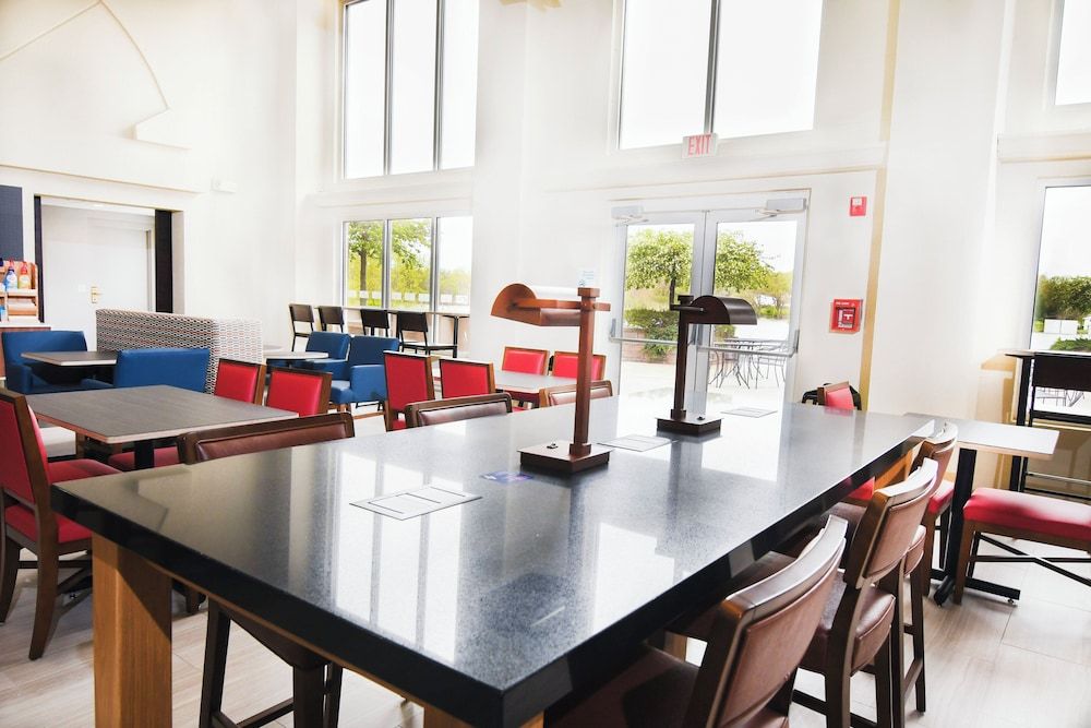 Holiday Inn Express & Suites PORT CLINTON-CATAWBA ISLAND by IHG 1