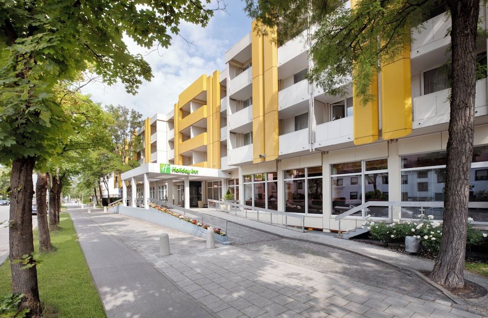 Holiday Inn MUNICH - SOUTH by IHG 1