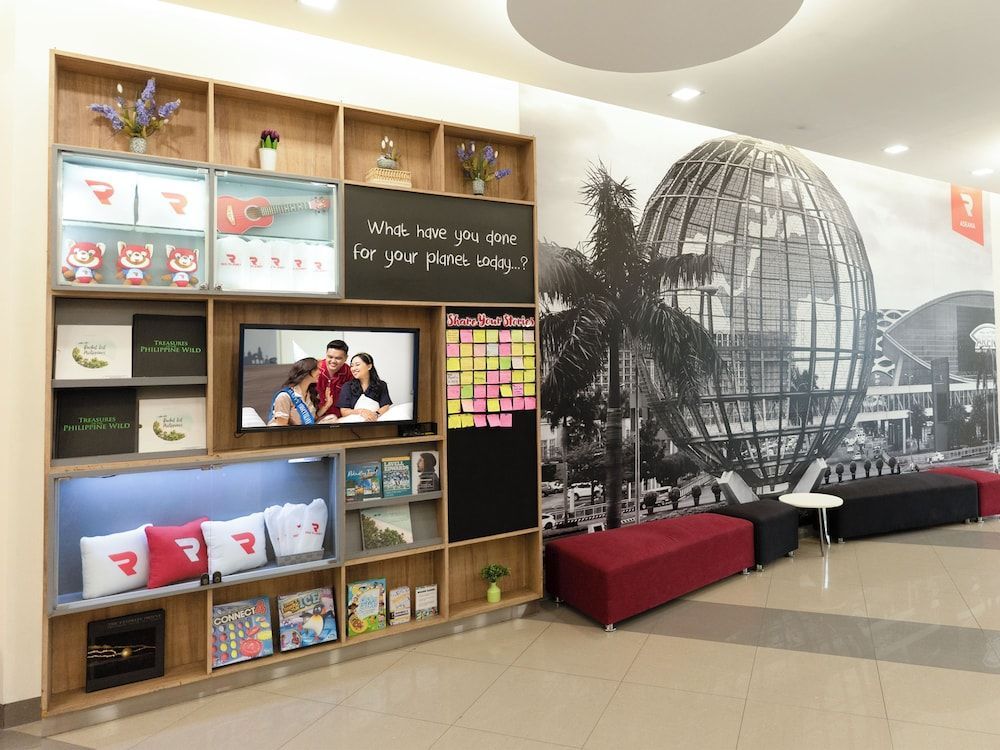 Red Planet Manila Aseana City 2