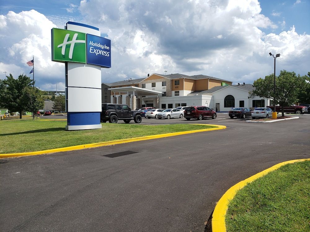 Holiday Inn Express PITTSBURGH-NORTH (HARMARVILLE) by IHG 1