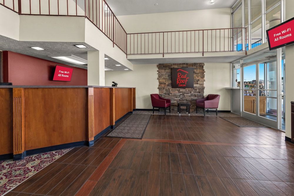 Red Roof Inn & Suites Cave City 2