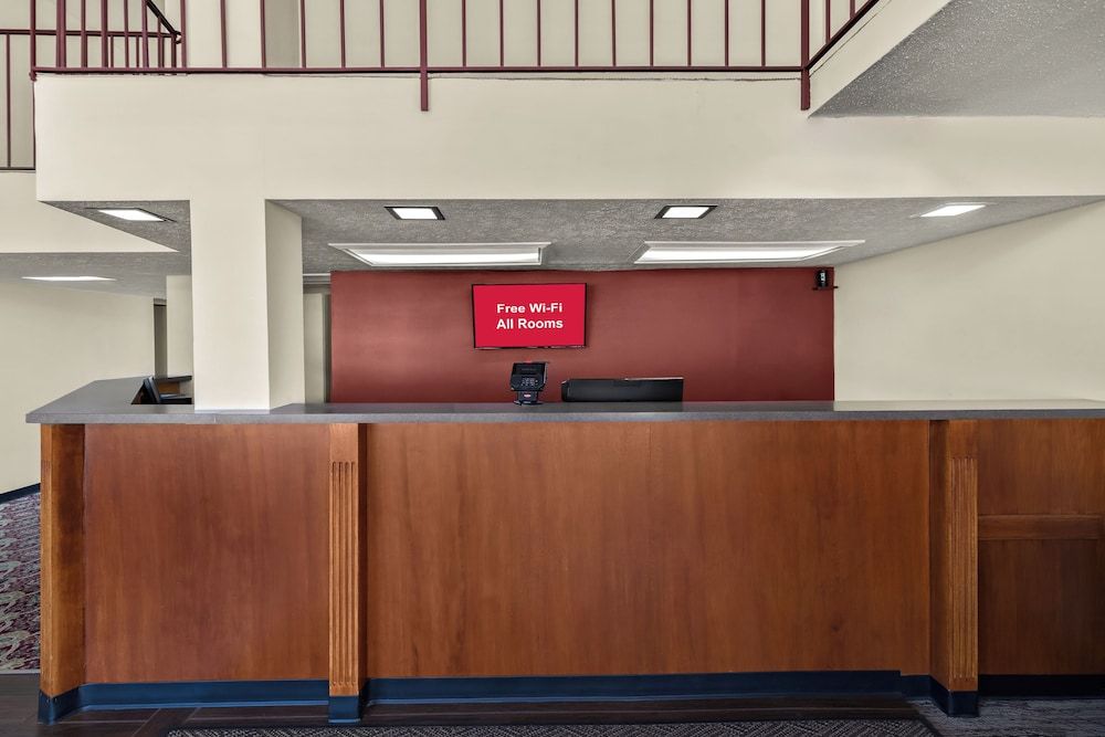 Red Roof Inn & Suites Cave City 2