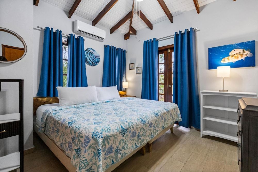 Habitat Bonaire, BW Signature Collection 1