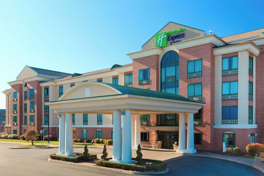 Holiday Inn Express & Suites WARWICK-PROVIDENCE (AIRPORT) by IHG 1