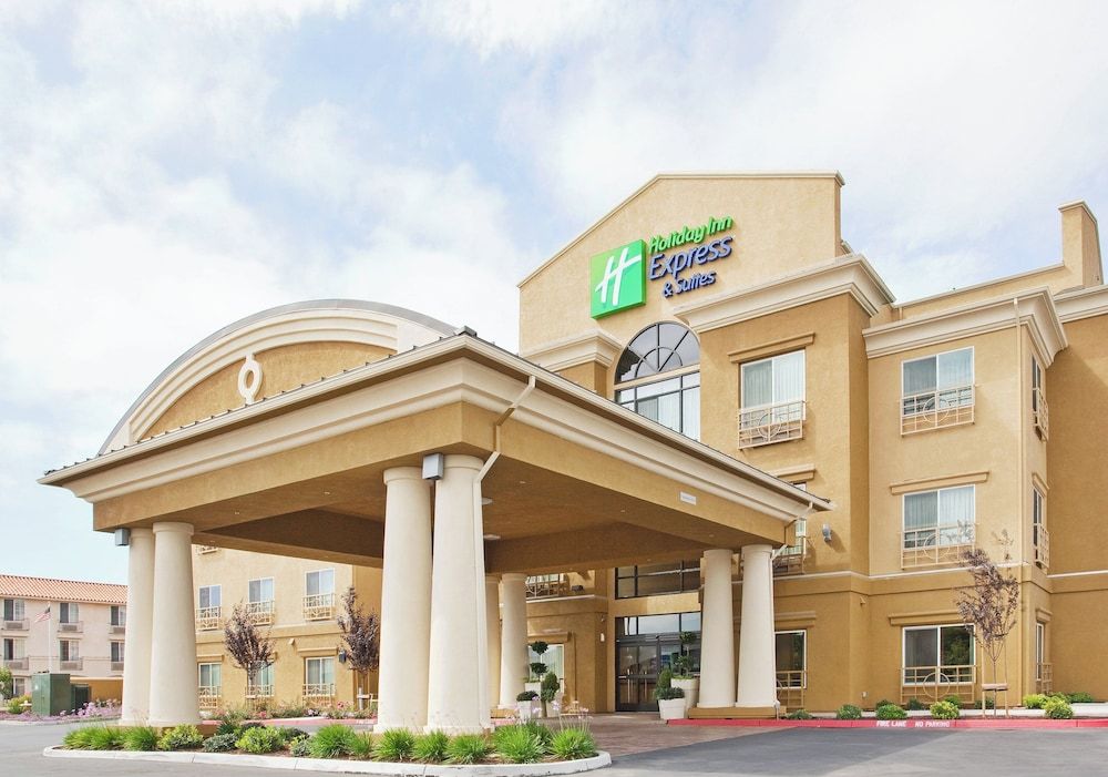 Holiday Inn Express & Suites SALINAS by IHG 1