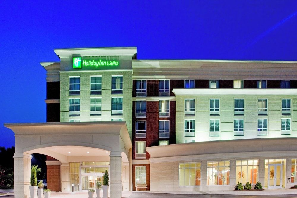 Holiday Inn & Suites WILLIAMSBURG-HISTORIC GATEWAY by IHG 1