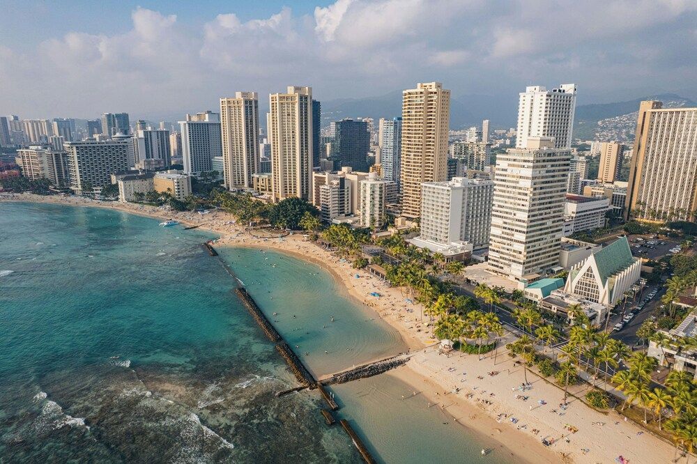 Waikiki Circle Hotel by Castle 1
