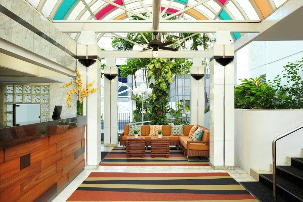 Oasis Hotel Waikiki 2