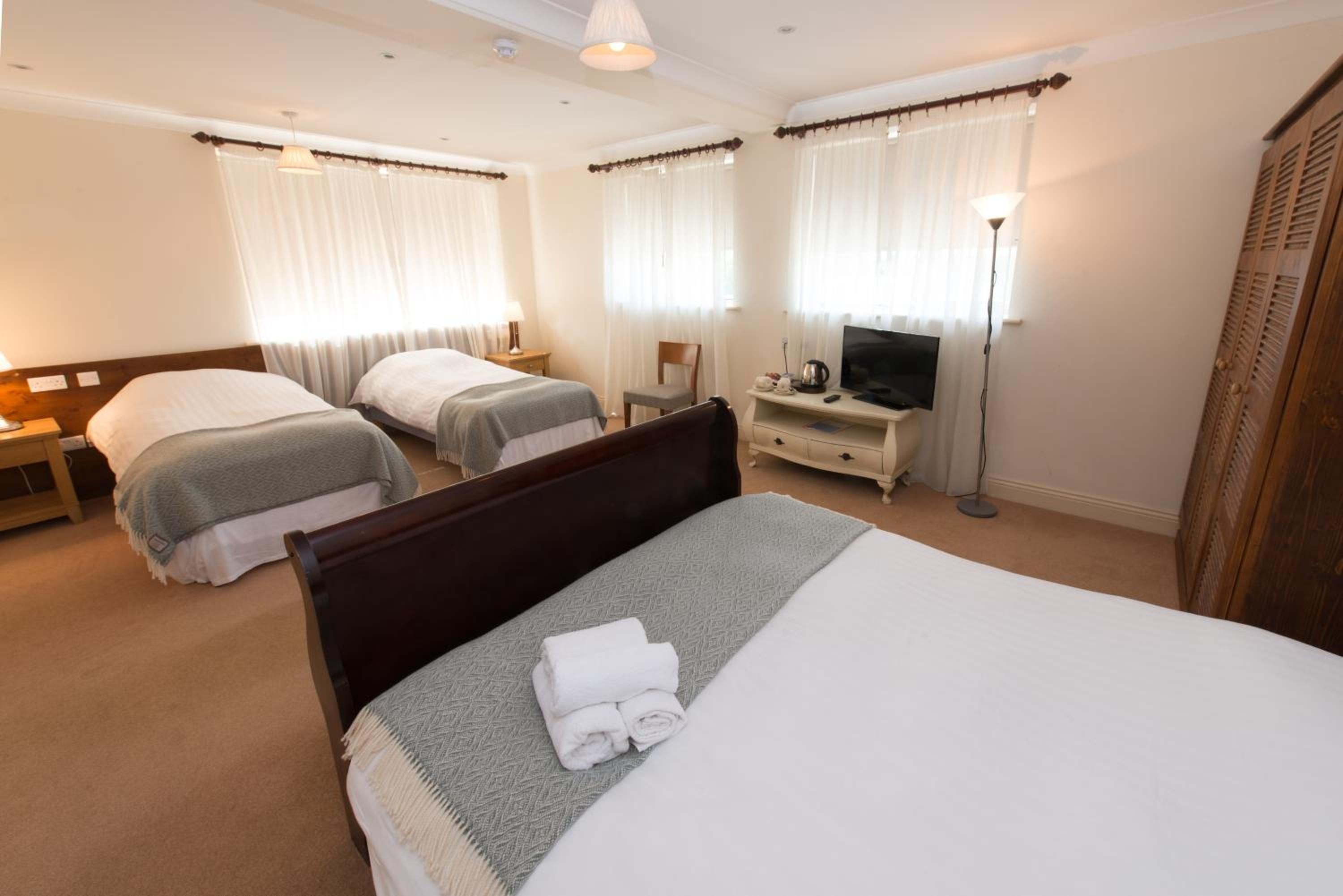 Connemara Lake Hotel 1
