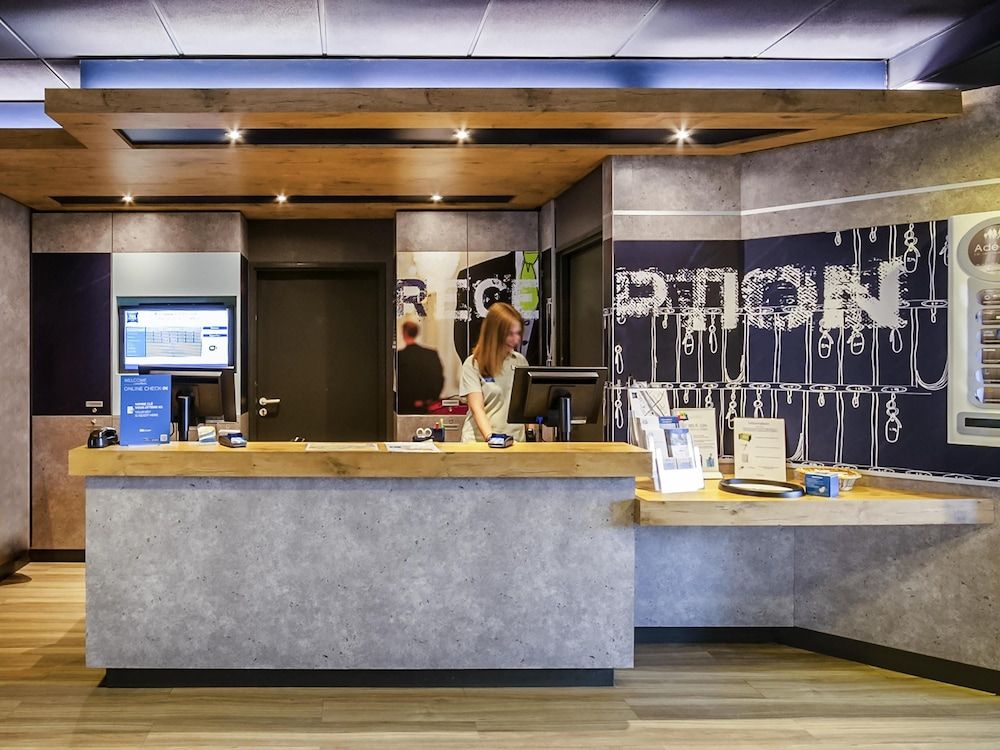 ibis Budget Courbevoie Paris La Défense 1