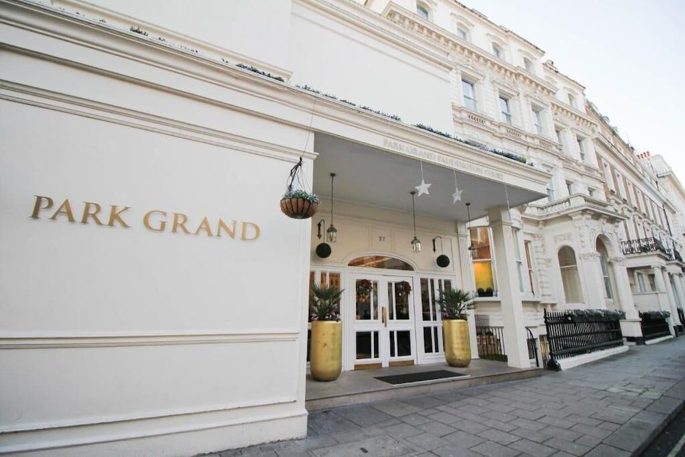 Sunday London Paddington Hotel 1