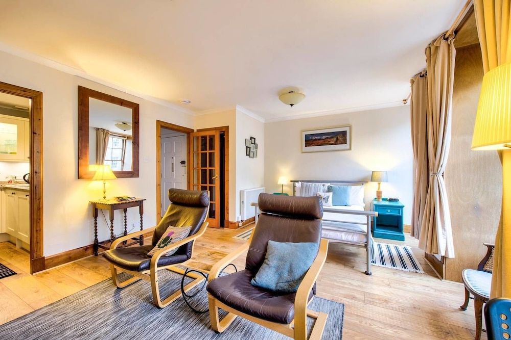 JOIVY Royal Mile Studio in Prime Location 2