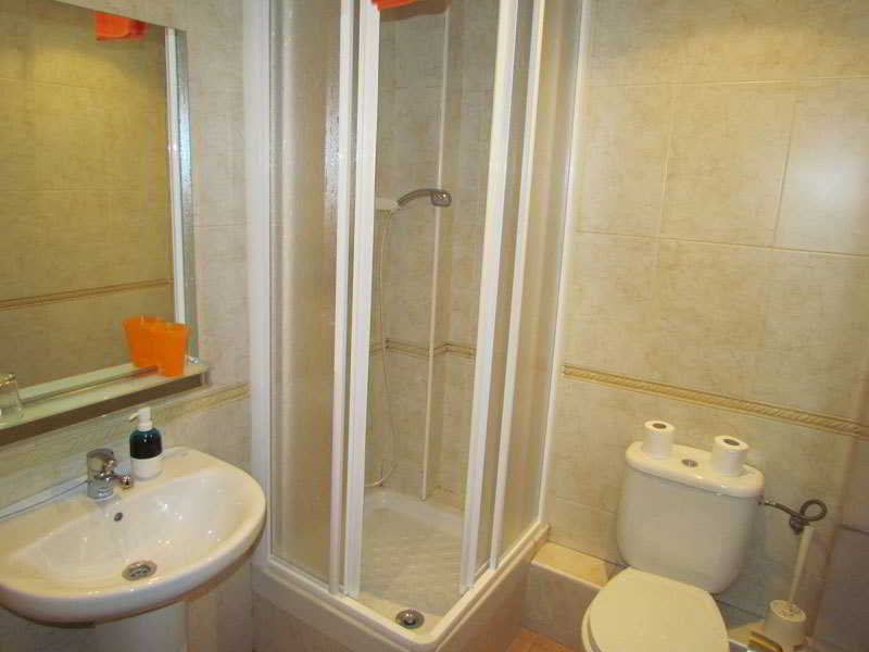 Barcelona City Seven Hostal 1