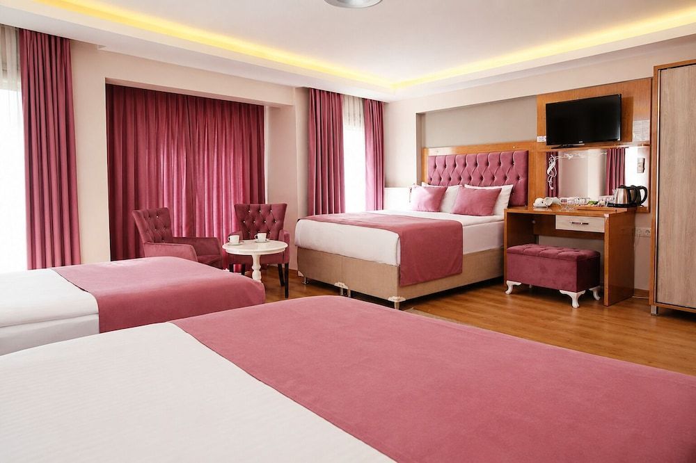 Weingart Black Pearl Hotel 1