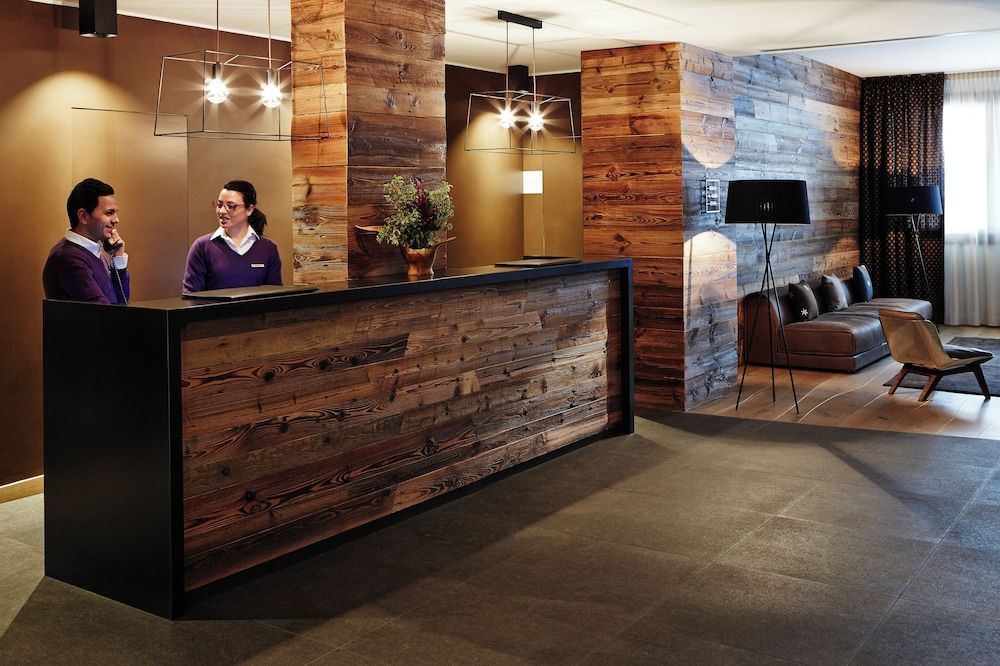 Montana Lodge & Spa, by R Collection Hotels 2