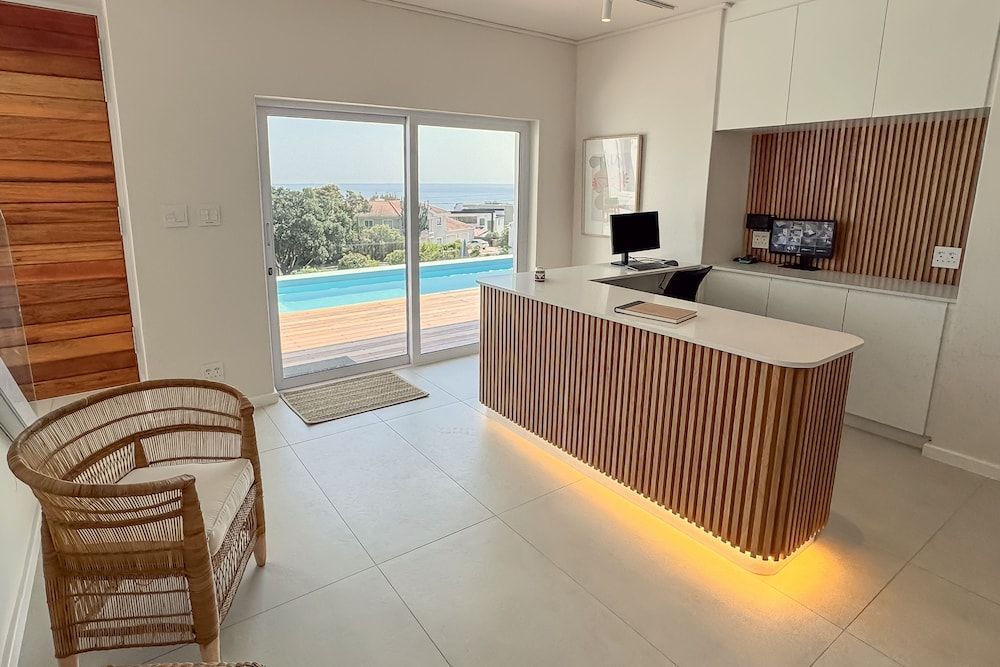 Finchley Guesthouse in Camps Bay 2