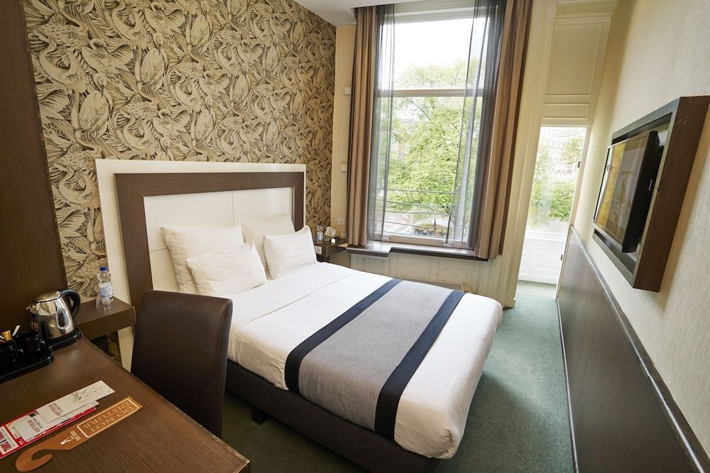 Hotel The Bird 1