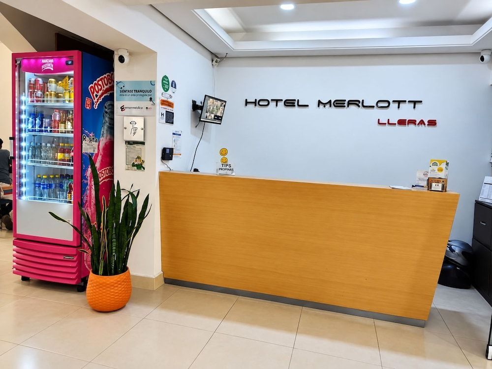 Hotel Merlott Lleras 2