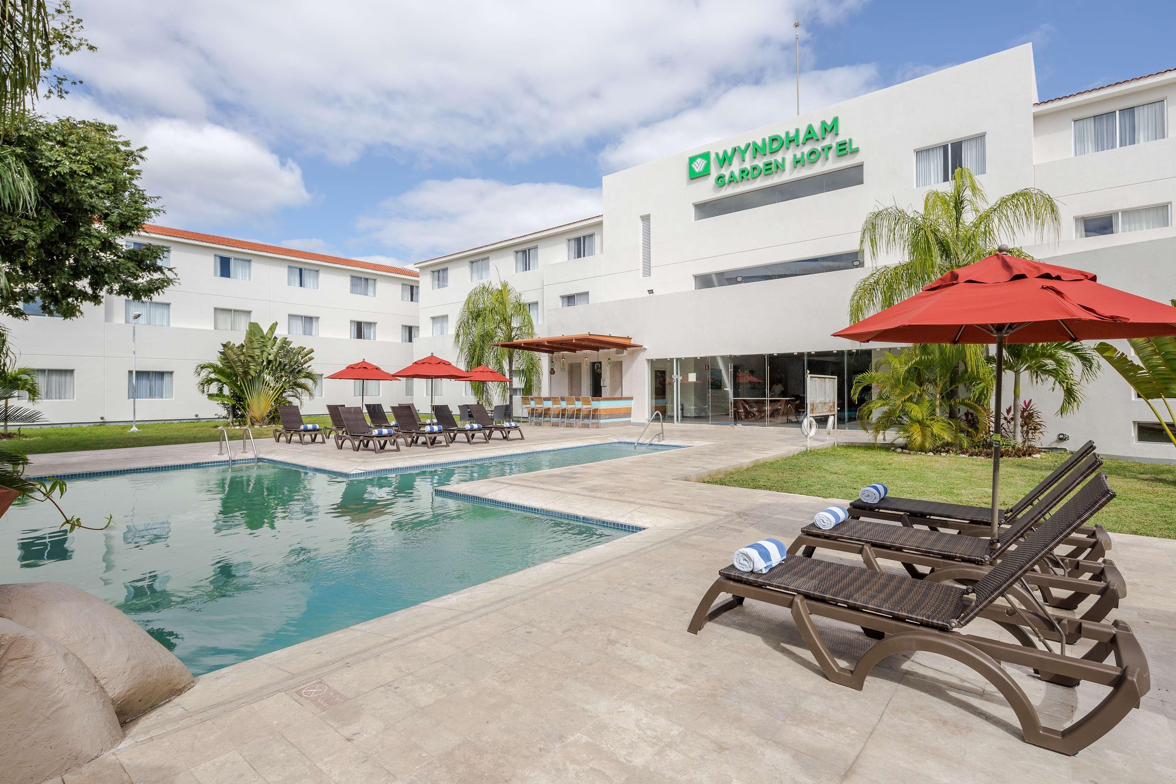 Courtyard by Marriott Playa del Carmen 1