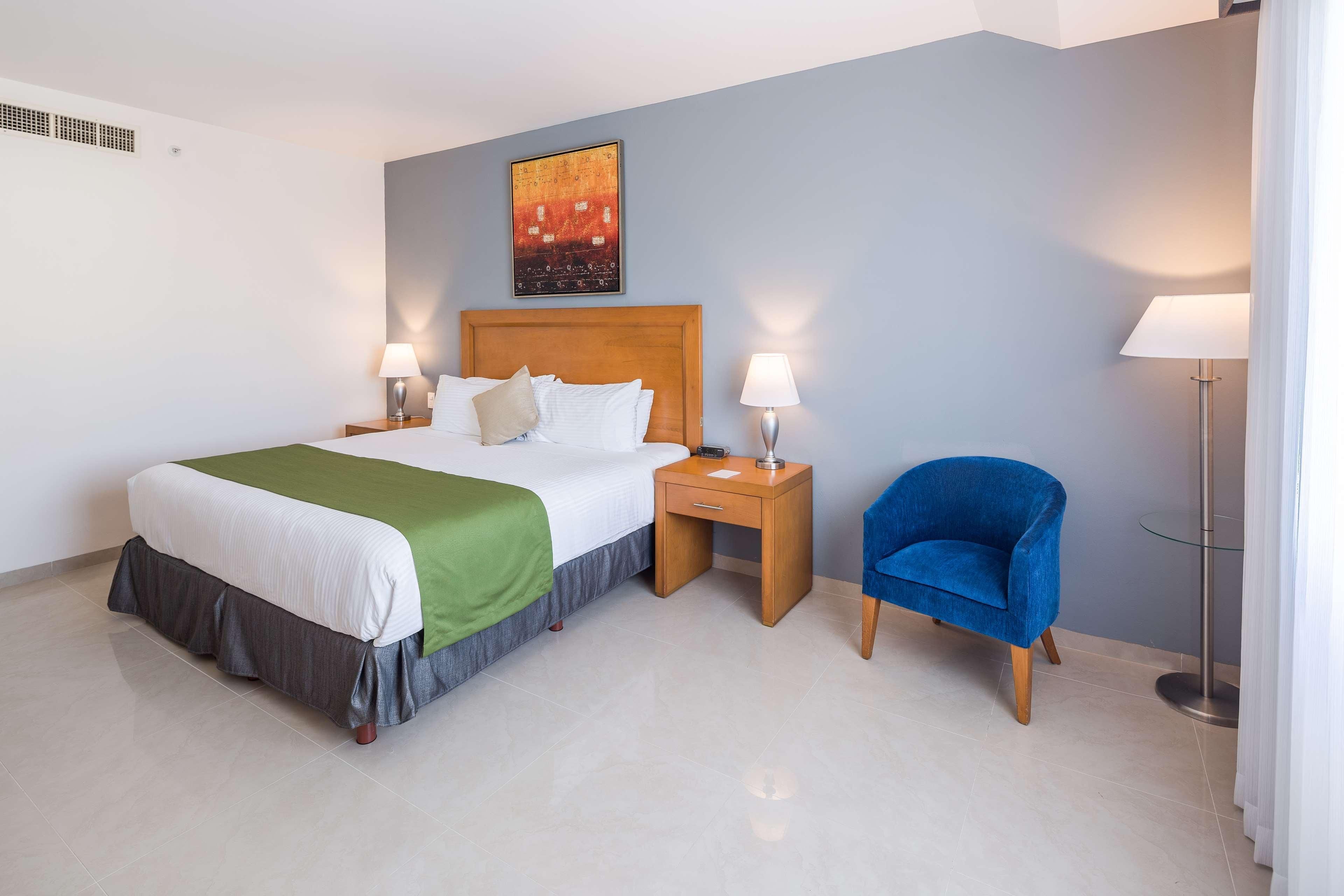 Courtyard by Marriott Playa del Carmen 2