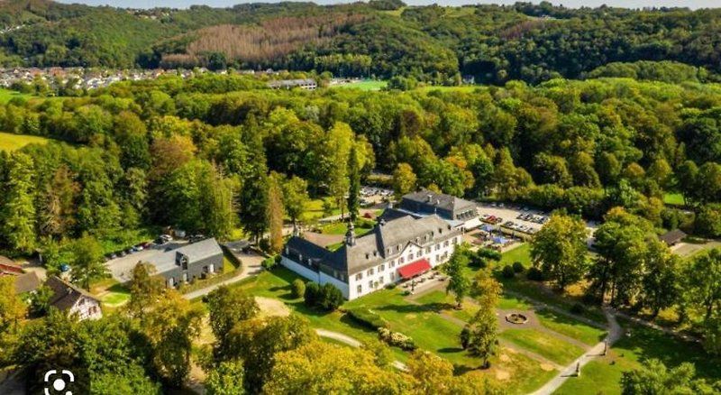 Schloss Auel Boutique Hotel & Design Golf Lodge 1